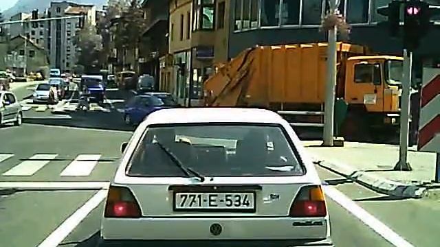 Проезд через поселок Коняц, Босния