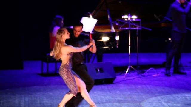 Tango Orchestra MISTERIOSO
Juan 7 Liza Rosales
Oblivion