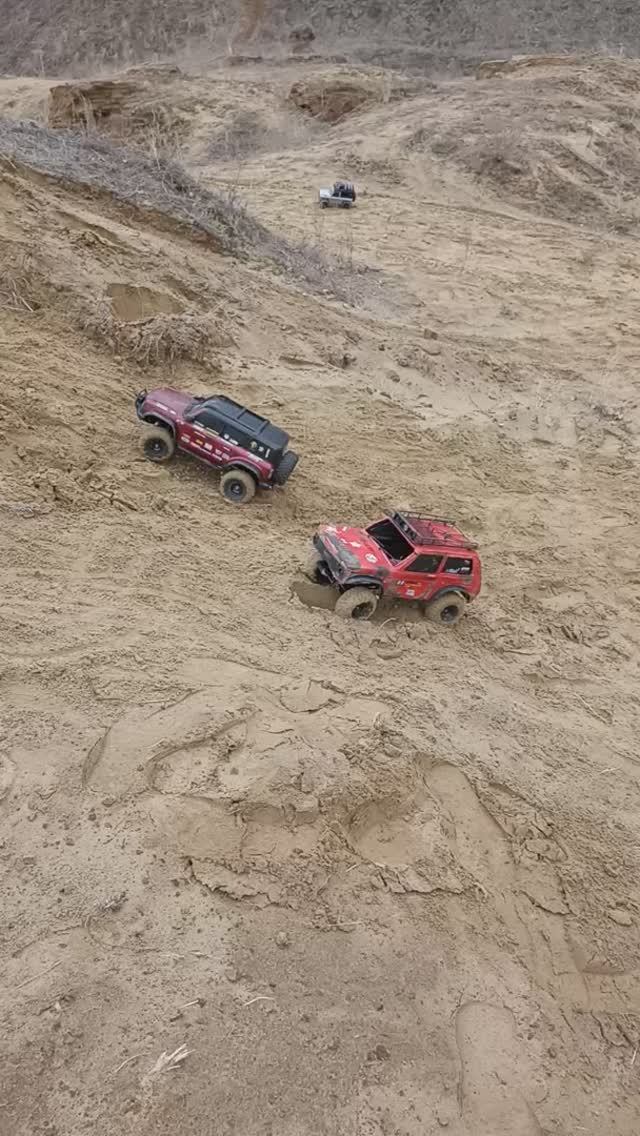 RC тачки штурмуют гору)) #rc #rccar #crawler #4x4rc #scale #scalecar #rclife #rcmodel #hbtoys