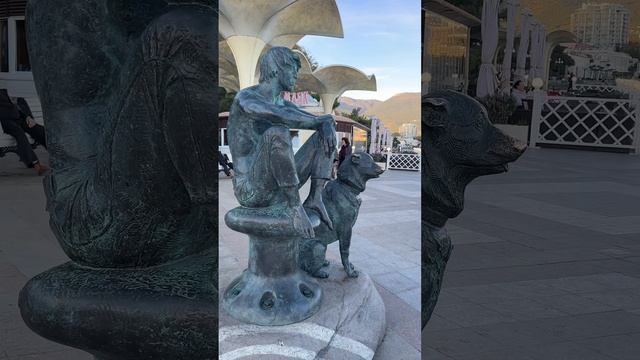 А вы хоть раз видели на набережной Ялты этого милого пса Мухтара? Как вам памятник? #Ялта2024 #крым