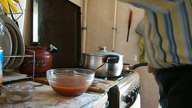 Борщ с салом и чесноком