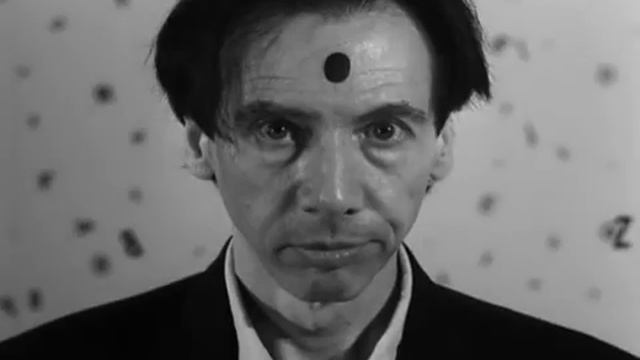 Béla/2010/35mm/black & white/sound/5:43 min