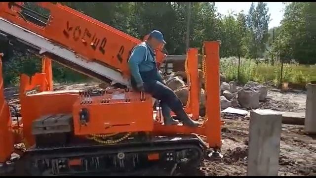 Сваебойная установка на объекте
