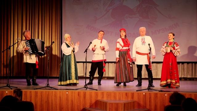 哥萨克歌曲"Казачья" (Разлятались вороны на дальней стороне...) в исполнении хора "Прибайкалье"