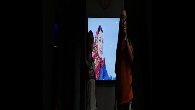 мы поём под песню матушка Земля