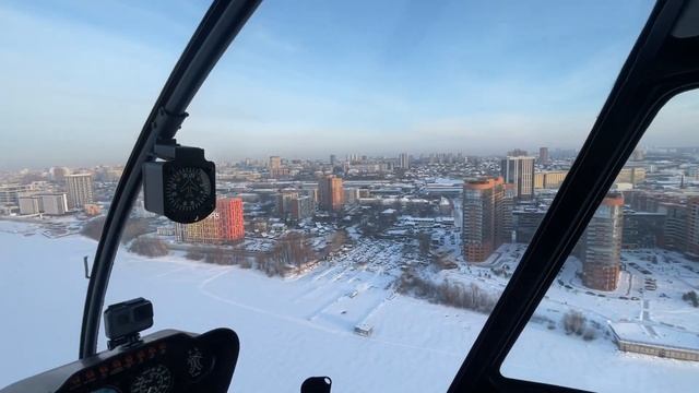 Осваиваем новую технику. Robinson R-44. Летаем над Новосибирском.