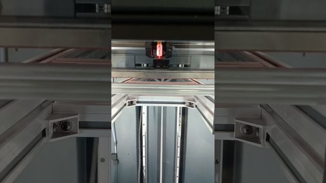 Тестирую новый адгезив для 3D-печати полиамидом. Очень круто держит 👍 #3d #make #3dprinting #diy