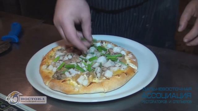 Пирог с чёрным макрурусом и печенью трески.