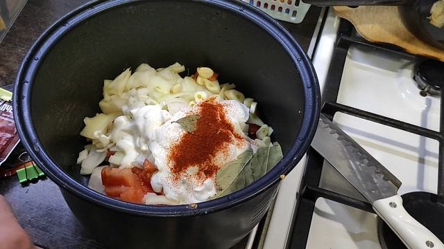 Кальмары тушёные в мультиварке.