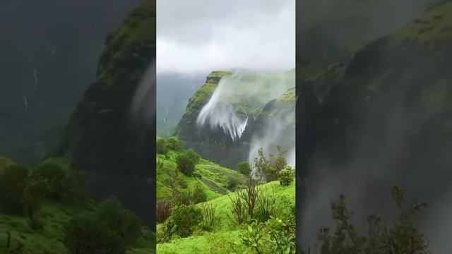 🌊 Сильные ветра заставляют этот водопад распыляться вверх