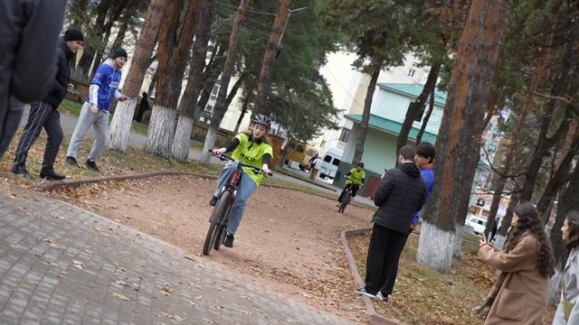 В Центральном парке Карачаевска прошла велогонка «Кубок ректора КЧГУ»