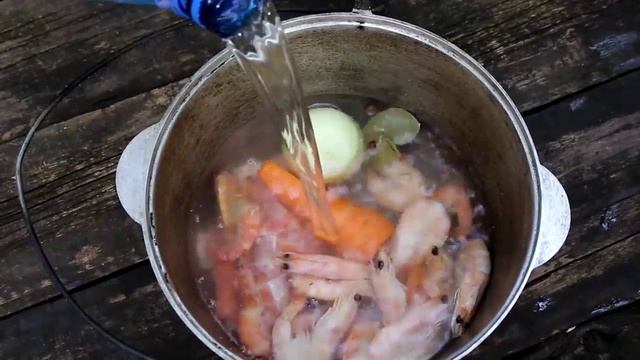 Уха_по_фински_из_лосося_и_креветок_со_сливками
