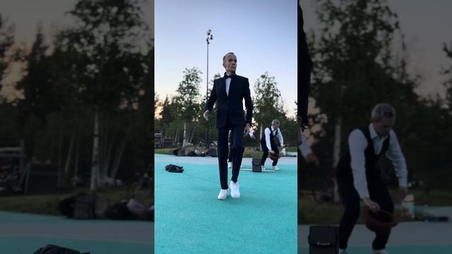 Robot or human I Robot Vall