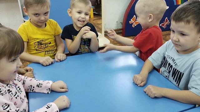Пальчиковая гимнастика "Паучки". Мастер-класс старшие дошкольники для младшей группы