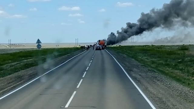 Горит фура трасса Р-22 Волгоград Элиста