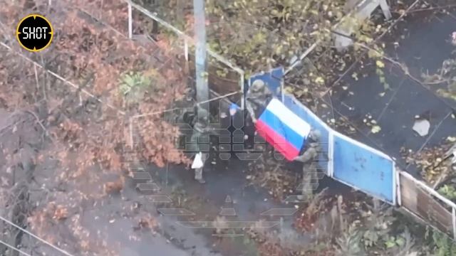 Бабушку с собакой спасли российские военные в освобождённом селе в Харьковской области.