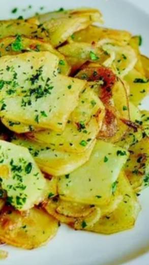 МУКБАНГ КАРТОШКА🍟ЖАРЕНАЯ С БЕКОНОМ /ПОМИДОРЫ/ОГУРЧИКИ/ МАСЛИНЫ/FRIED POTATOES MUKBANG #еда