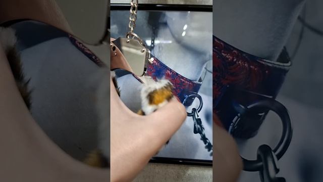 Меховые наручники Pipedream