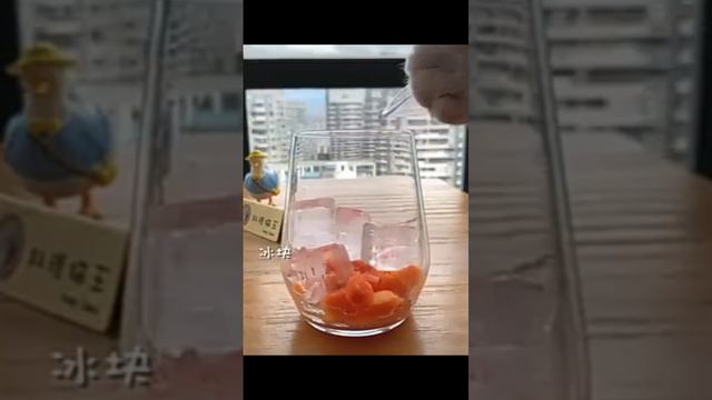 милый котик готовит еду для хозяйки❤️🩹