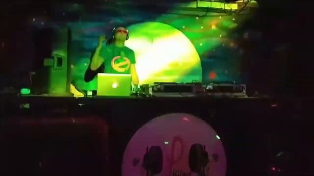DJ DeribaZ.