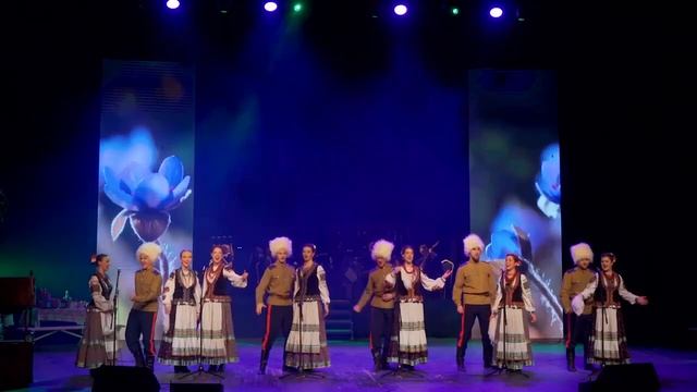 Дорогие эртильцы!
13 ноября в 15:00 в РДК г. Эртиль вас ждет встреча с лучшим казачьим коллективом