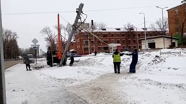 Демонтаж столбов контактной сети