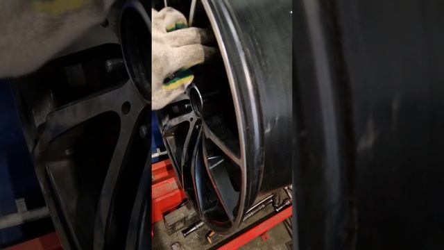 Правка диска 20 дюймов BMW.