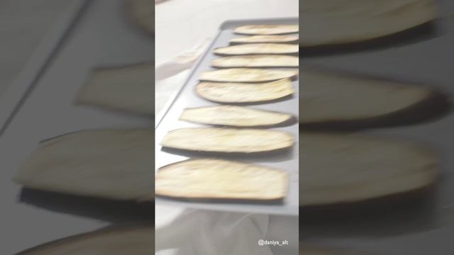 Рулет из баклажанов с рикоттой в томатном соусе 🍆🍅