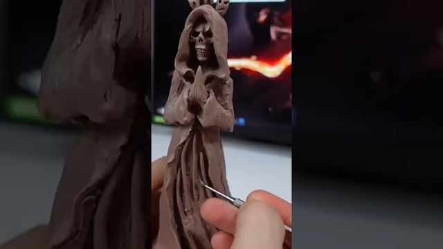 Sculpting Santa Muerte, do you know who is it?