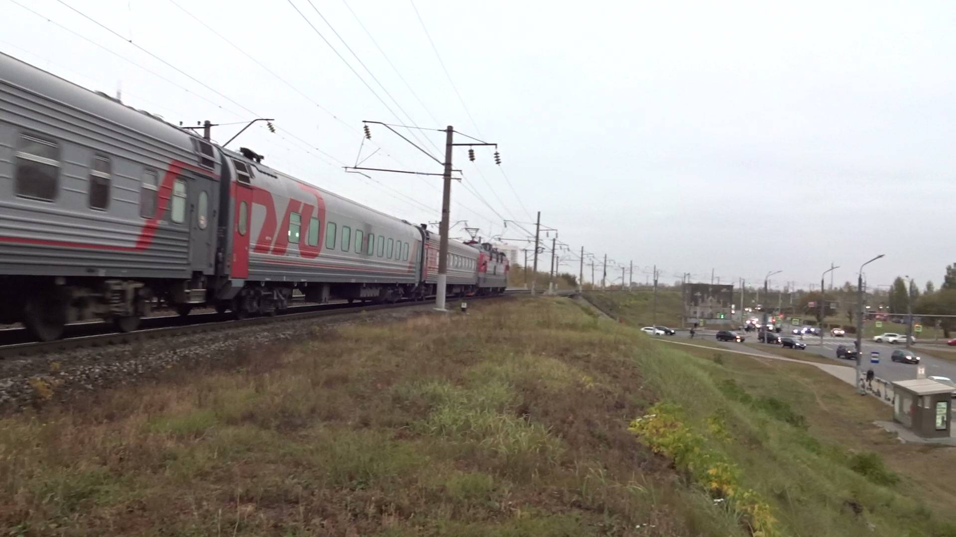 Электровоз ЭП1М-792 с пассажирским поездом №310С Адлер - Воркута