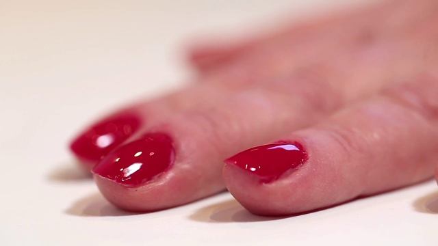 Секреты сохранения маникюра: как ухаживать за ногтями 💅