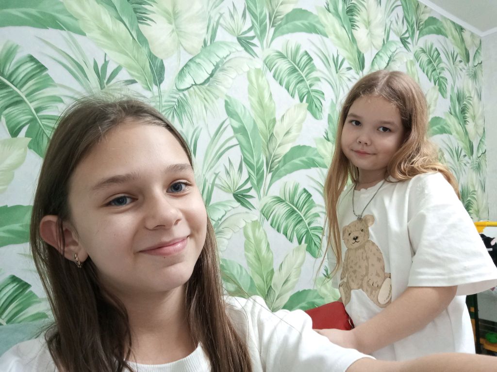 24 часа с сестрой в шкафу!)