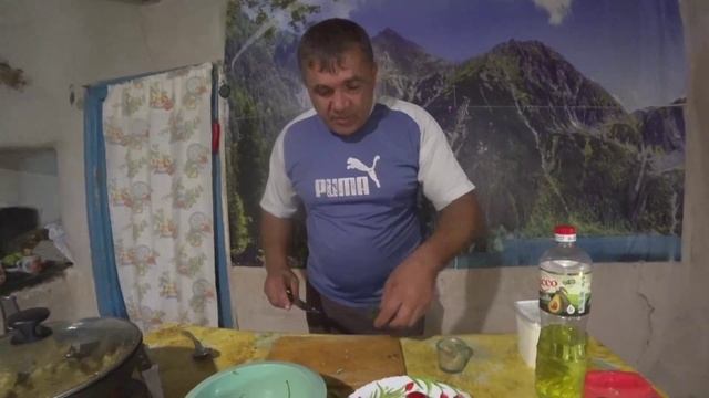 Готовлю салат из баклажанов.