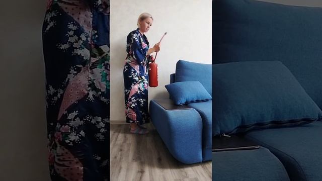 Кажется за моим диваном зародилась новая интересная жизнь)))