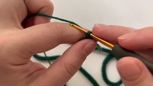 Как связать полый шнур i-cord из трех петель крючком.