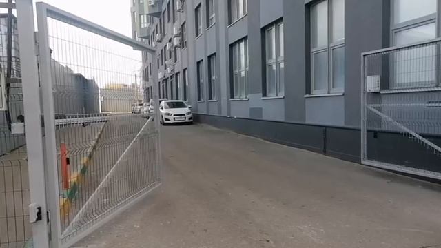 Где припарковать машину на Генкиной 25А