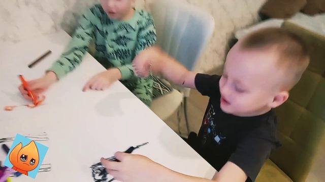 Мой друг Рома и попытка нарисовать спикерменов.