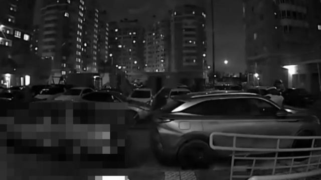 😱В районе Бирюлево-Восточное, в ЖК Царицино, кусок фасада рухнул прямо перед подъездом😱