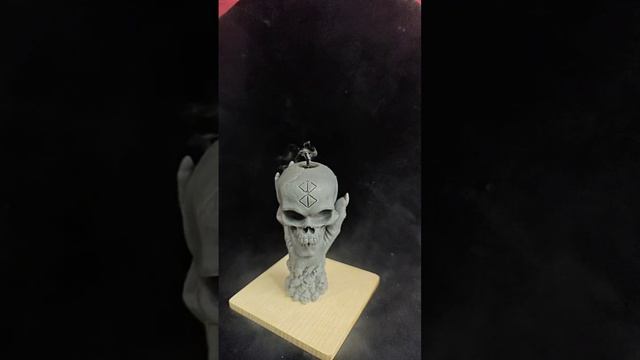 восковая свеча череп