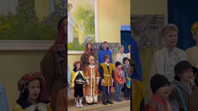А здесь и внуки постарше подключились.