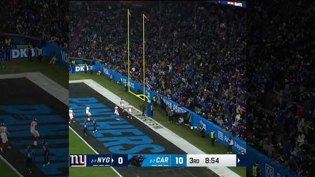 Tyrone Tracy rushes for a 32-yard touchdown vs. Carolina Panthers