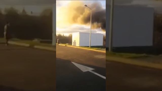 ⚡️Женщина пострадала во время атаки беспилотников на Москву.
 
Два частных дома загорелись в результ