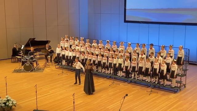 Александр Мосолов и хор "Золотые лучики" -  Свободная птица