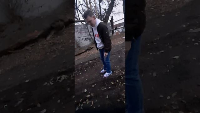 Осень и белые кроссовки #рек #саратов #кроссовки #найк #осень