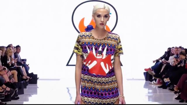 Горящие Гитары на Неделе моды в Лос-Анджелес
+ В Топ
+ Лайк
+ Подписка
+ Коментарий
+ Потдержать