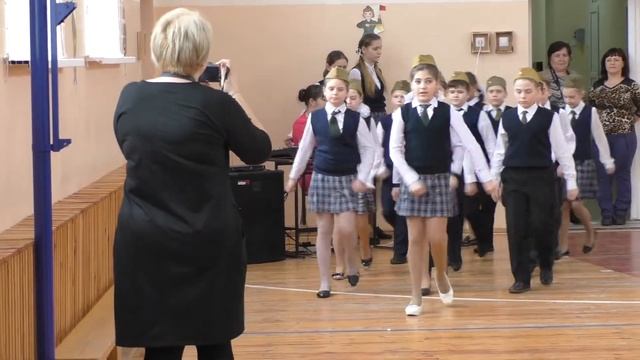Смотр строя и песни 3 и 4  классы МОУ СОШ №5 г. Миллерово 21.02.2018