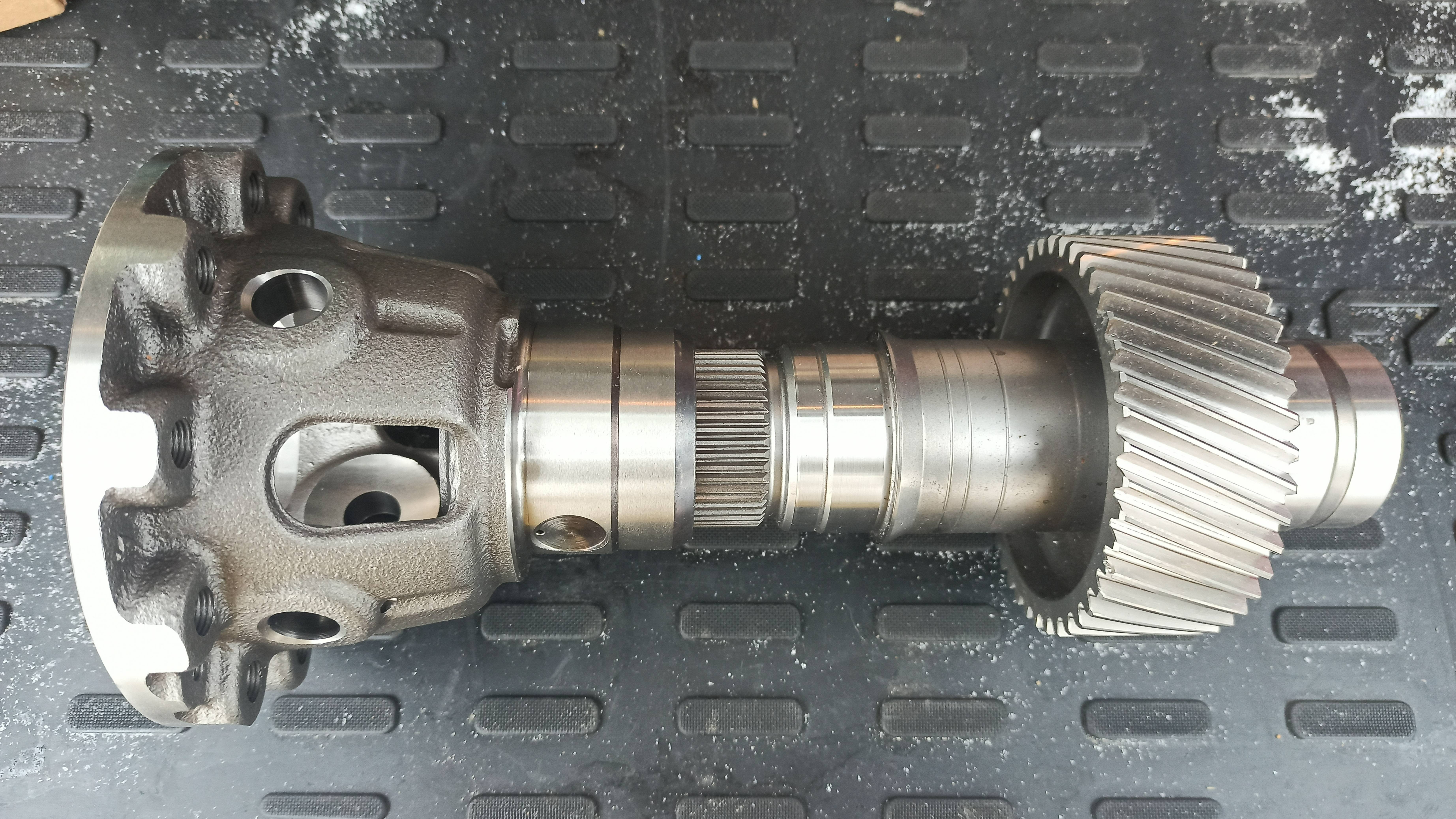 Корзина дифференциала АКПП и вал углового редуктора автомобиля КИА Sorento Prime