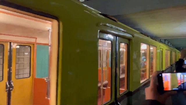 87 лет мосметро Реконструкция первого дня работы московского метро в 1935 году Вагоны типа А