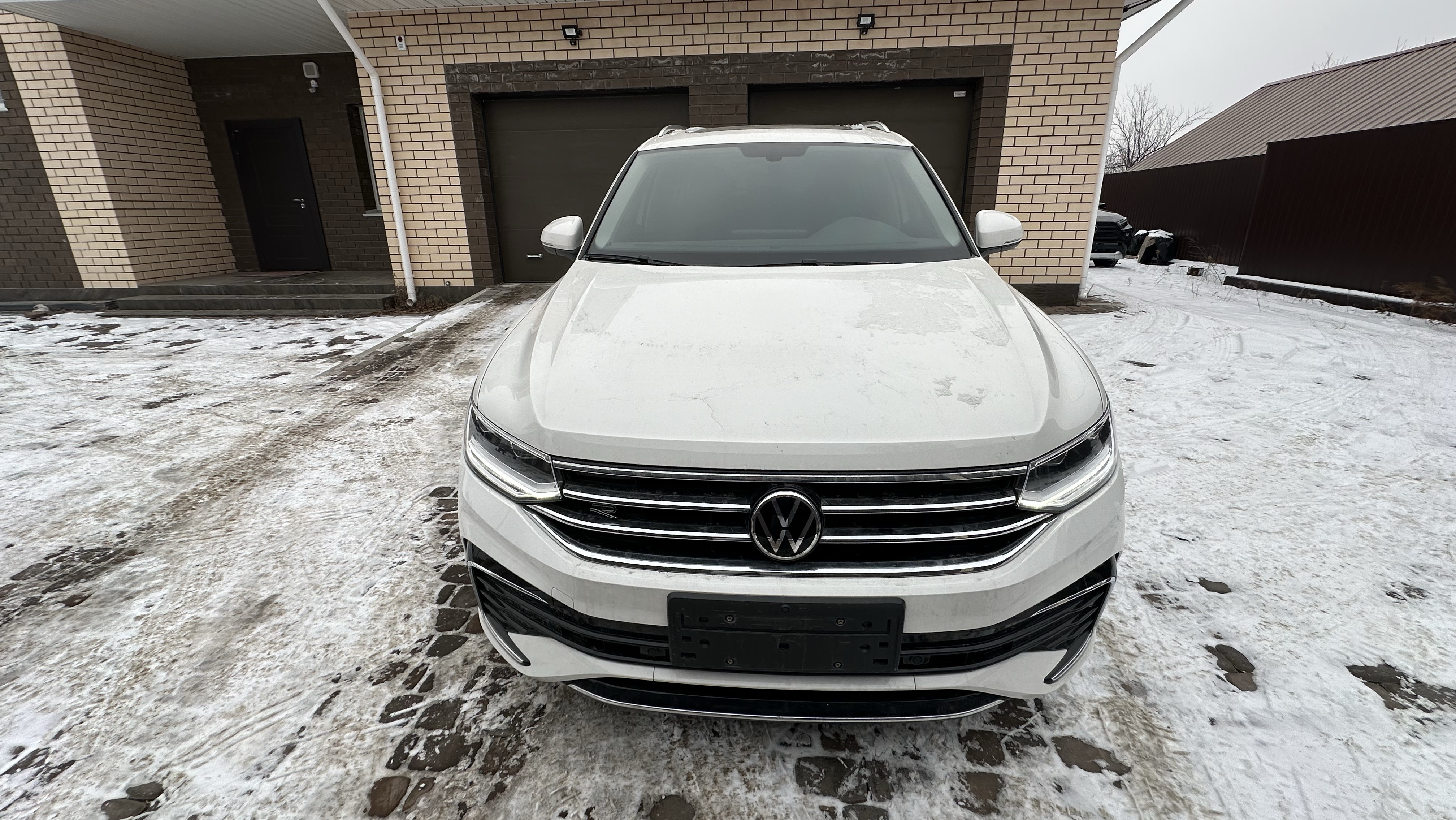 Volkswagen Tiguan L, 2021 г.в., Бензин V-2000, Пробег 14.000 км., Цена 3.300.000₽