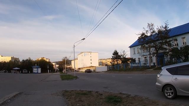 Обратная сторона Луча. Двор бывшего магазина Луч в Магадане. Прогулки по Магадану с Анжелиной